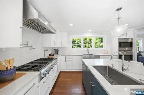 3 Orient Way Caldwell NJ 07006