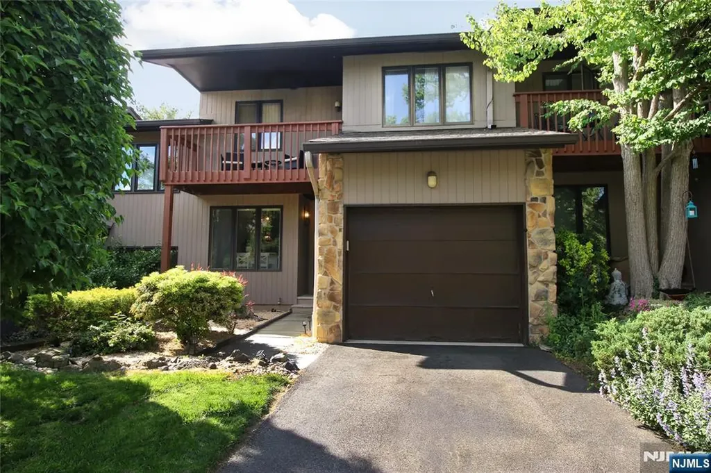 7 Dogwood Court Woodland Park NJ 07424