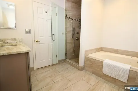 7 Dogwood Court Woodland Park NJ 07424
