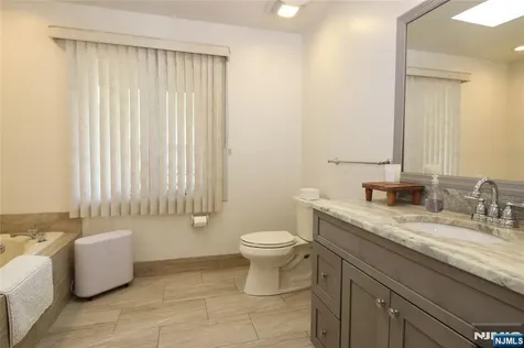 7 Dogwood Court Woodland Park NJ 07424