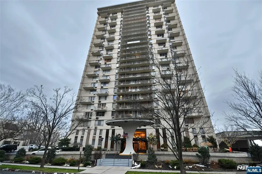 160 Overlook Avenue Hackensack NJ 07601