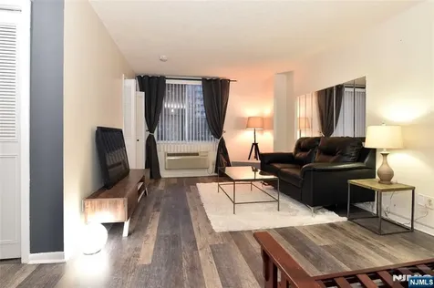 160 Overlook Avenue Hackensack NJ 07601