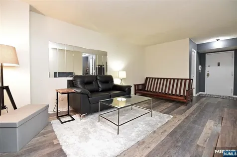 160 Overlook Avenue Hackensack NJ 07601