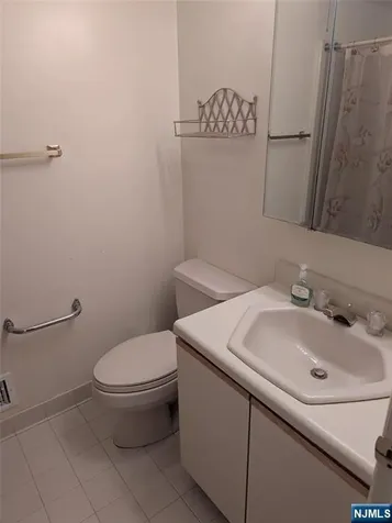 5 Colonial Village Drive Hillsdale NJ 07642