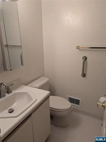 5 Colonial Village Drive Hillsdale NJ 07642