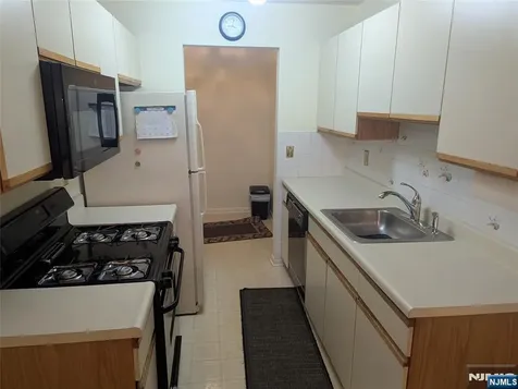 5 Colonial Village Drive Hillsdale NJ 07642