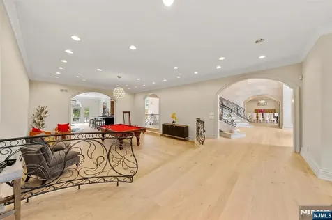 142 Hoover Drive Cresskill NJ 07626