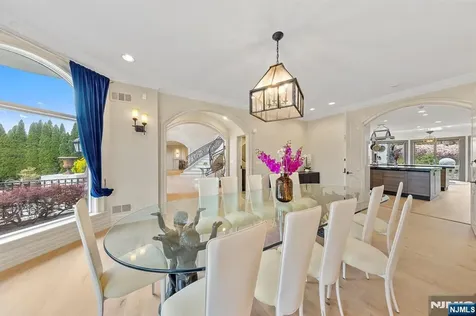 142 Hoover Drive Cresskill NJ 07626