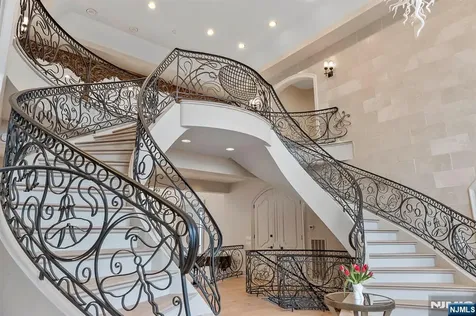 142 Hoover Drive Cresskill NJ 07626
