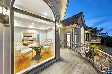 142 Hoover Drive Cresskill NJ 07626