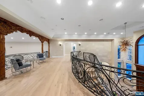 142 Hoover Drive Cresskill NJ 07626