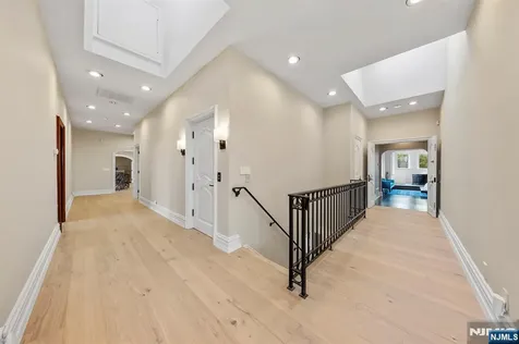 142 Hoover Drive Cresskill NJ 07626