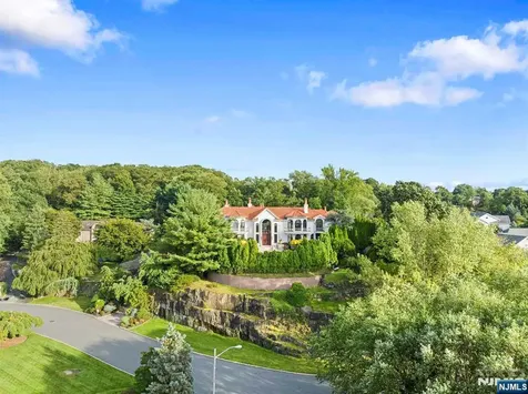 142 Hoover Drive Cresskill NJ 07626