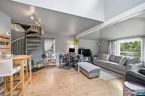 48 Goldfinch Lane West Milford NJ 07421