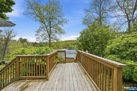 48 Goldfinch Lane West Milford NJ 07421