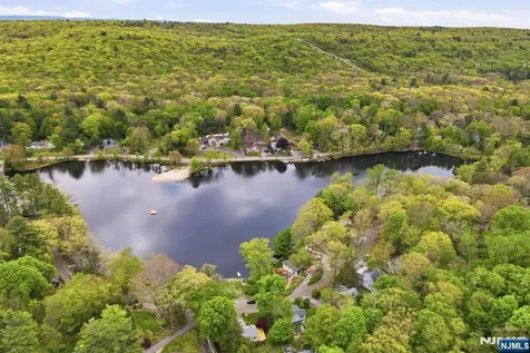 48 Goldfinch Lane West Milford NJ 07421