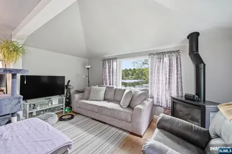 48 Goldfinch Lane West Milford NJ 07421