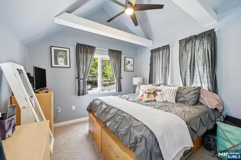 48 Goldfinch Lane West Milford NJ 07421