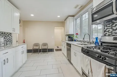 11 Alps Road Wayne NJ 07470