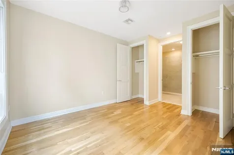 15 Somerset Lane Edgewater NJ 07020