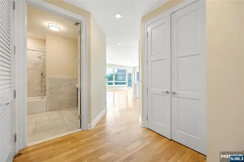 15 Somerset Lane Edgewater NJ 07020