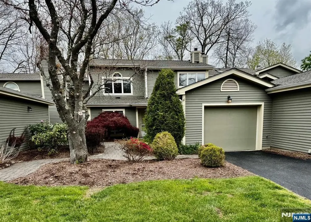 25 Stone Row Lane Jefferson Township NJ 07438