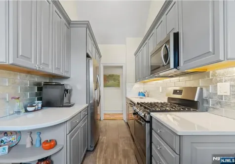 100 Palisade Avenue Englewood NJ 07631