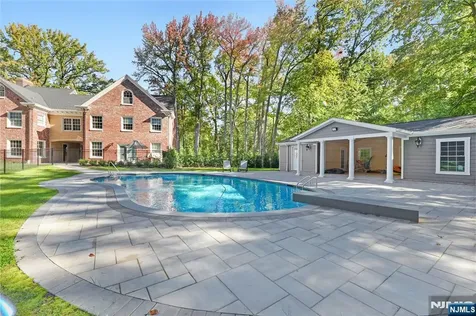 292 Maple Street Englewood NJ 07631