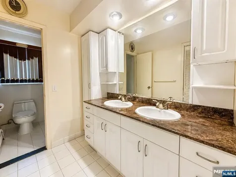 60 Sergent Court Bergenfield NJ 07621