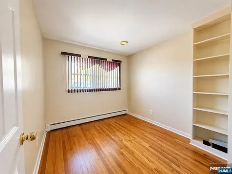 60 Sergent Court Bergenfield NJ 07621
