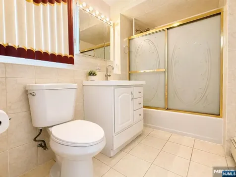 60 Sergent Court Bergenfield NJ 07621