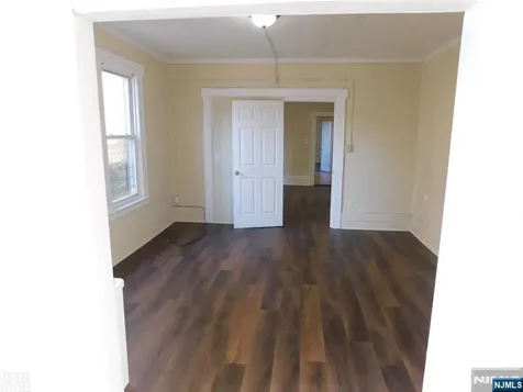 284 Renner Avenue Newark NJ 07112