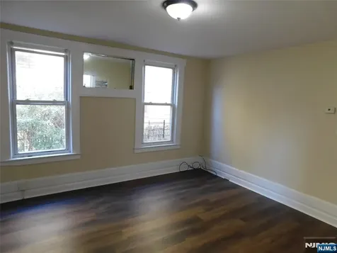 284 Renner Avenue Newark NJ 07112