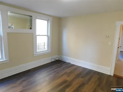 284 Renner Avenue Newark NJ 07112