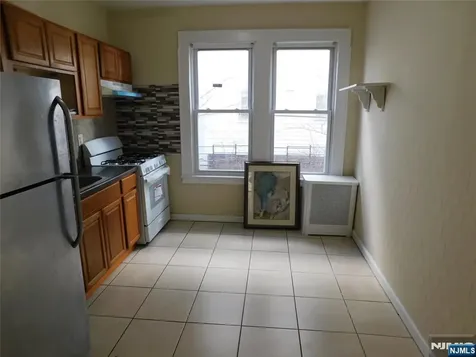 284 Renner Avenue Newark NJ 07112