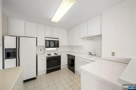 100 Carlyle Drive Cliffside Park NJ 07010