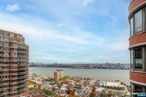 100 Carlyle Drive Cliffside Park NJ 07010