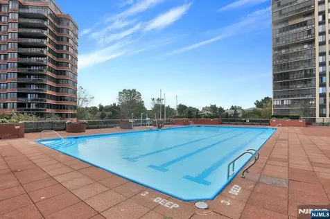 100 Carlyle Drive Cliffside Park NJ 07010