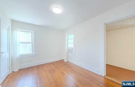 313 Elm Place Leonia NJ 07605