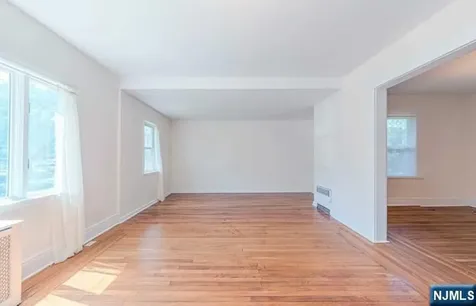 313 Elm Place Leonia NJ 07605