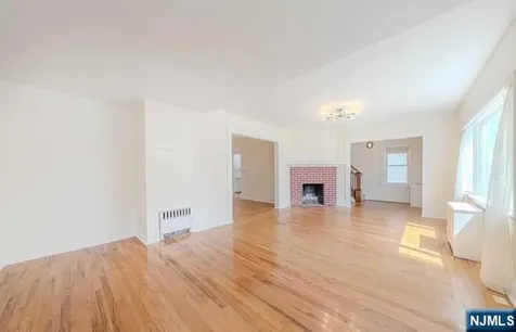 313 Elm Place Leonia NJ 07605