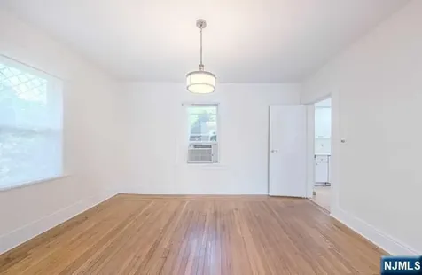 313 Elm Place Leonia NJ 07605