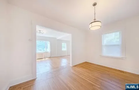 313 Elm Place Leonia NJ 07605