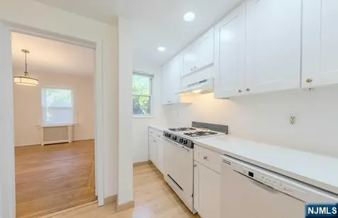 313 Elm Place Leonia NJ 07605