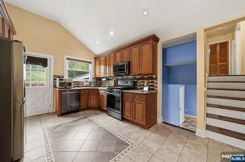 22 Federal Hill Road Pompton Lakes NJ 07442