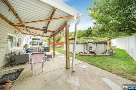 22 Federal Hill Road Pompton Lakes NJ 07442