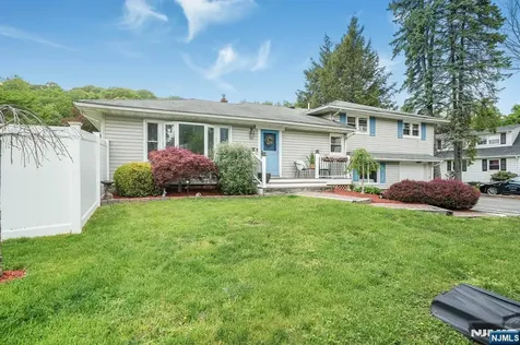 22 Federal Hill Road Pompton Lakes NJ 07442