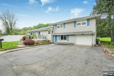 22 Federal Hill Road Pompton Lakes NJ 07442