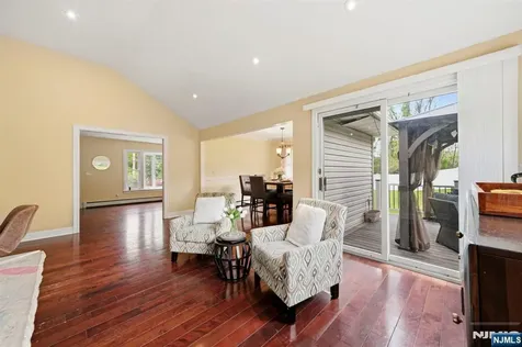22 Federal Hill Road Pompton Lakes NJ 07442