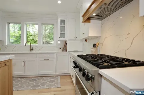 425 Wastena Terrace Ridgewood NJ 07450